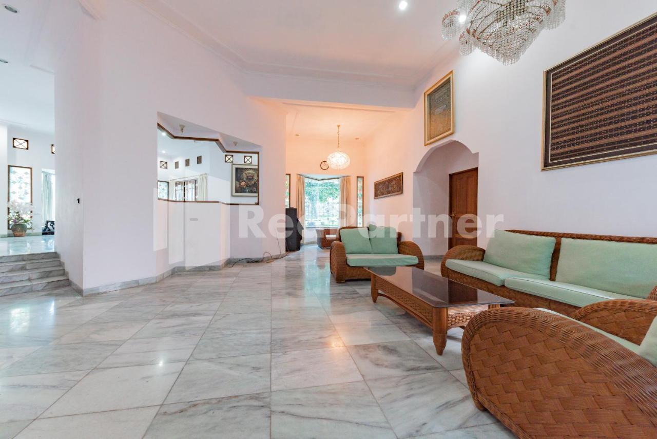 Biru Homestay Bandung Mitra Reddoorz Bagian luar foto