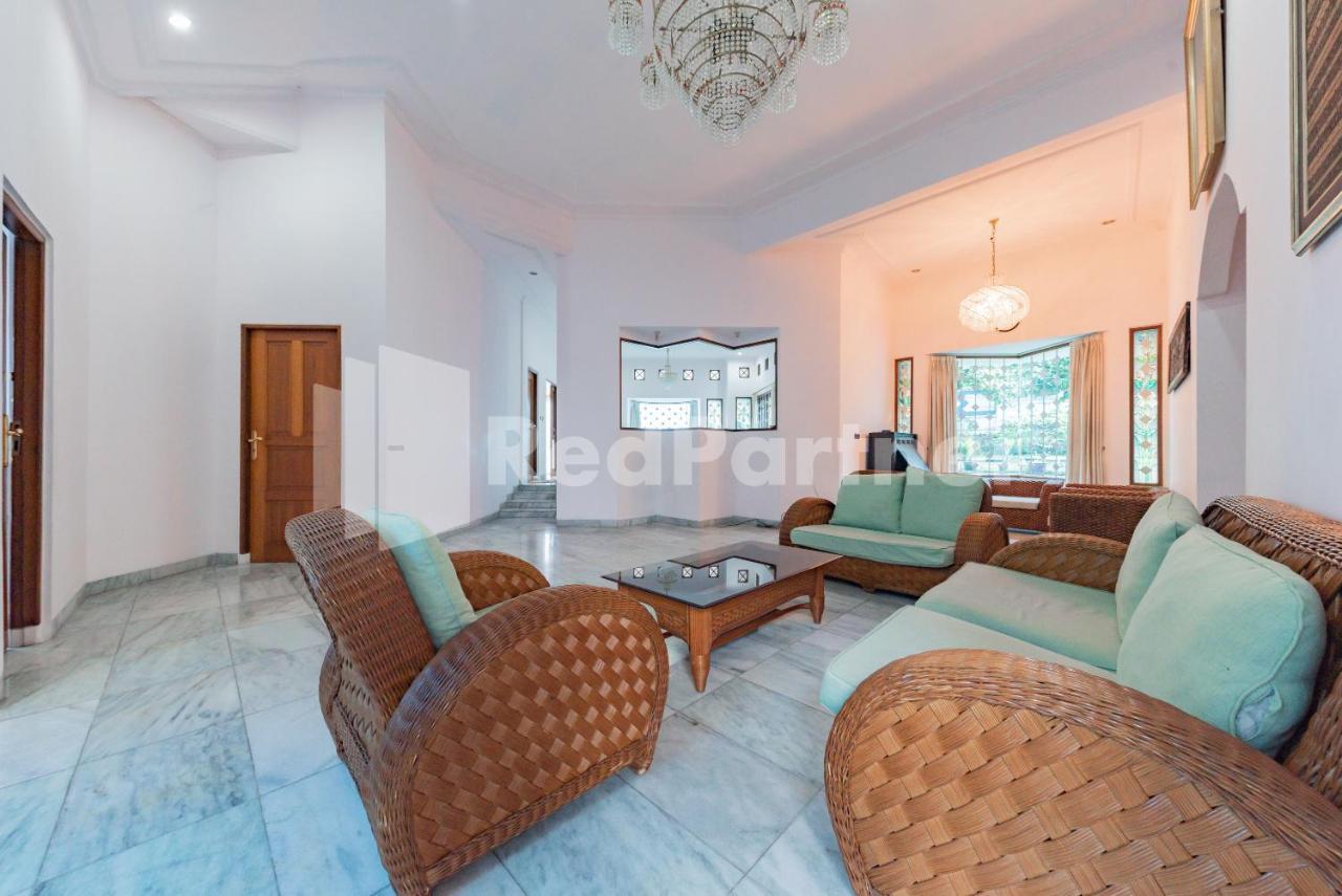 Biru Homestay Bandung Mitra Reddoorz Bagian luar foto